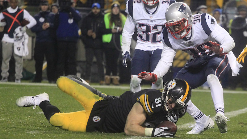 Steelers tight end Jesse James