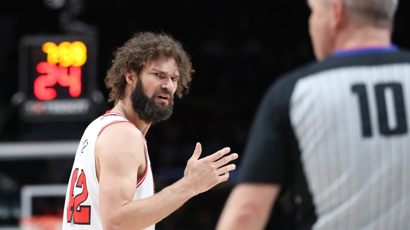 Bulls center Robin Lopez
