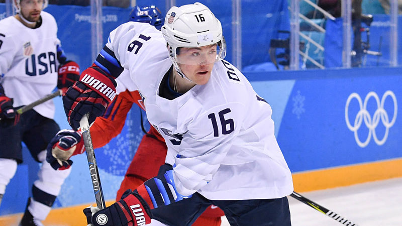 Harvard forward Ryan Donato