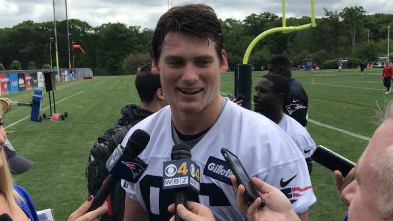 New England Patriots tight end Troy Niklas