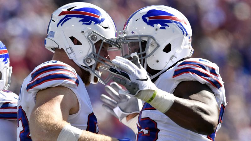 Buffalo Bills defensive end Jerry Hughes