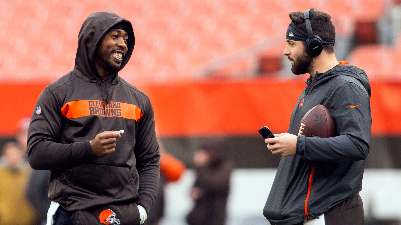 Cleveland Browns quarterbacks Tyrod Taylor (left) and Baker Mayfield