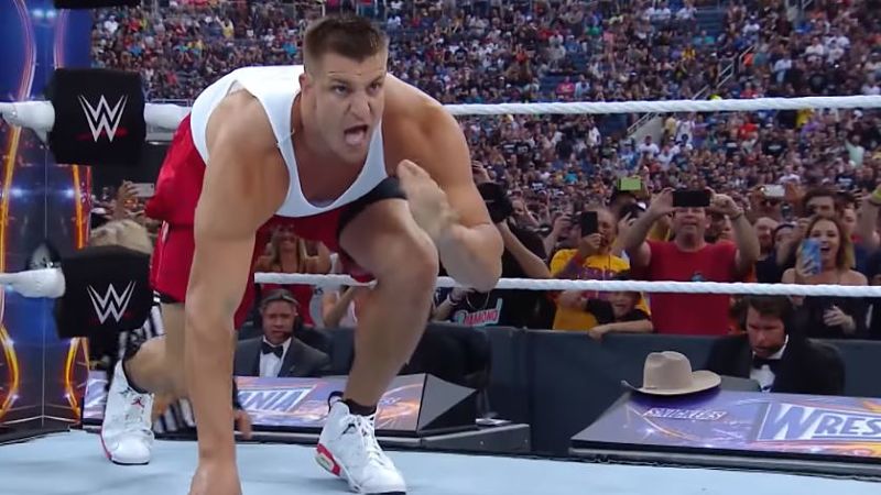 New England Patriots tight end Rob Gronkowski