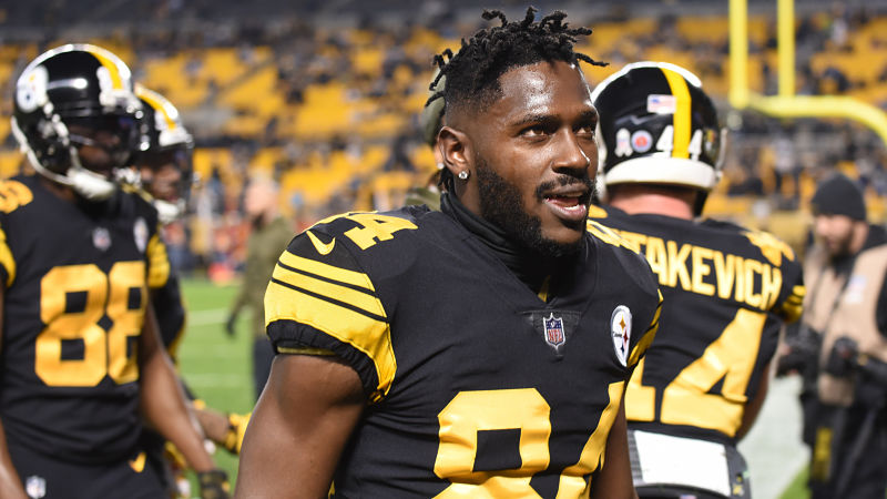 Oakland Raiders wide receiver Antonio Brown