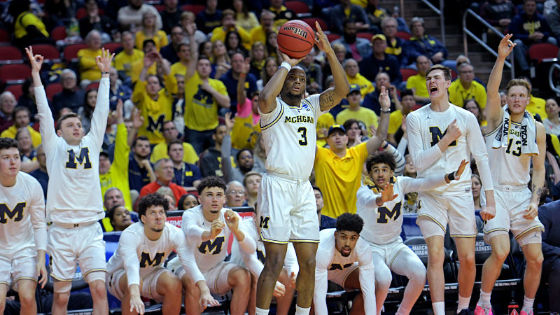 Michigan Wolverines point guard Zavier Simpson