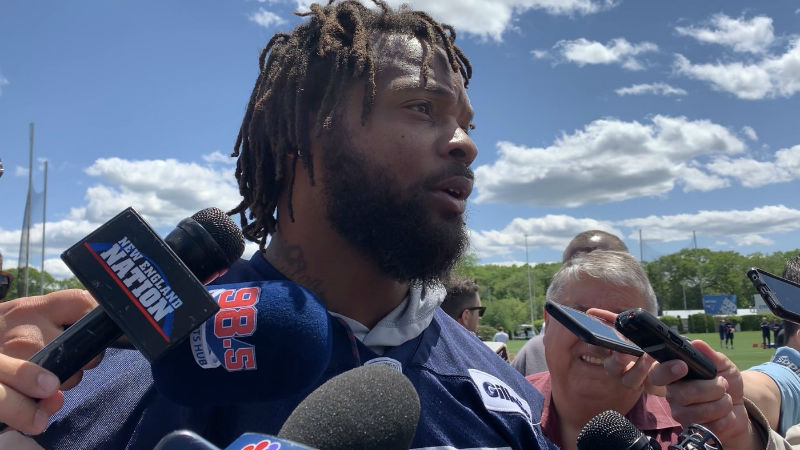 New England Patriots defensive end Michael Bennett