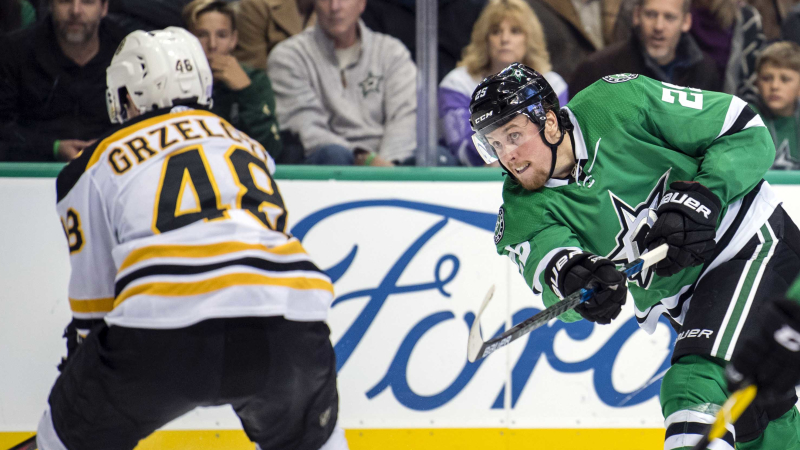 Bruins forward Brett Ritchie