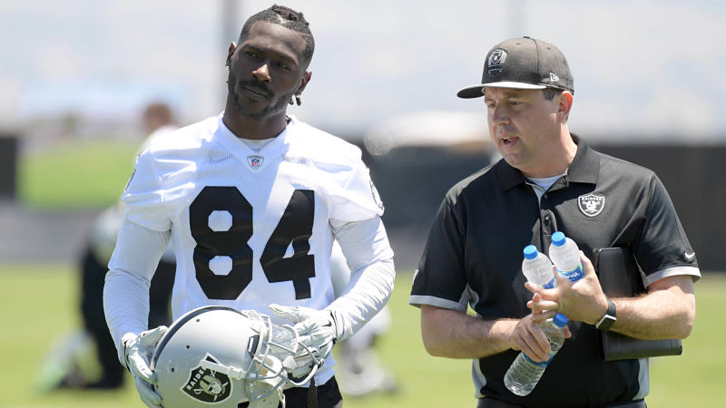 Oakland Raiders receiver Antonio Brown