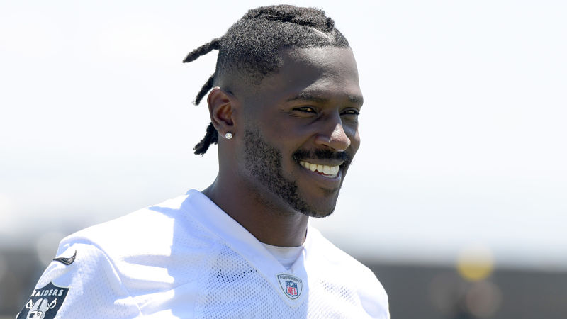 Oakland Raiders receiver Antonio Brown