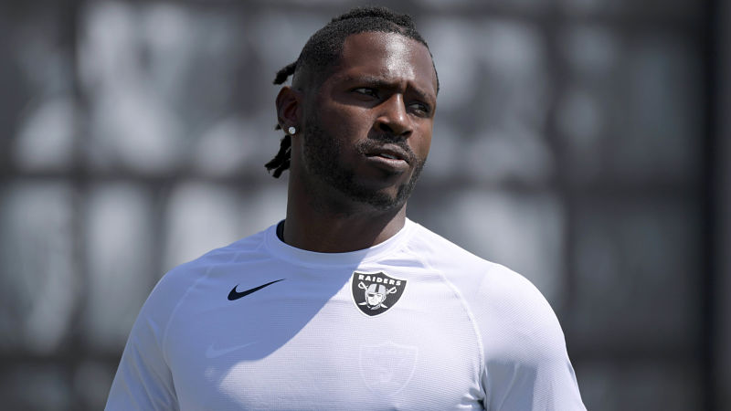 Oakland Raiders wide receiver Antonio Brown