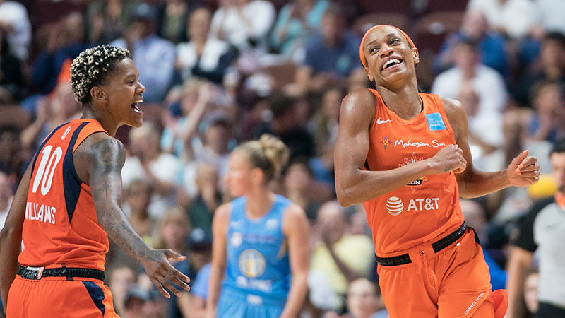 CT Sun guards Jasmine Thomas and Courtney Williams