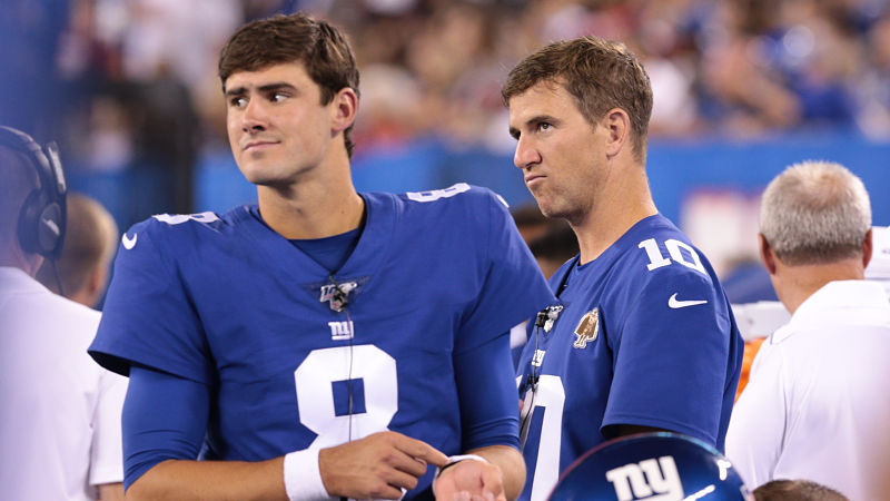 New York Giants quarterbacks Daniel Jones and Eli Manning