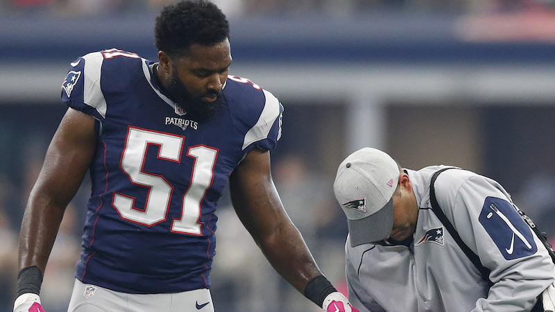 Patriots linebackers coach Jerod Mayo