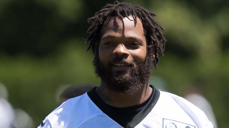 Patriots defensive end Michael Bennett