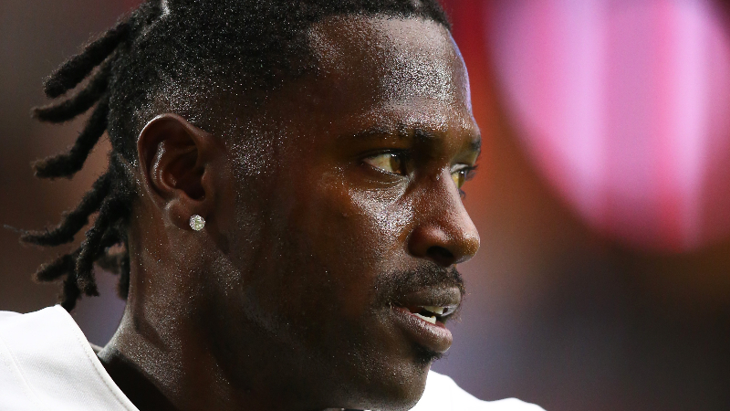Oakland Raiders wide receiver Antonio Brown (84)