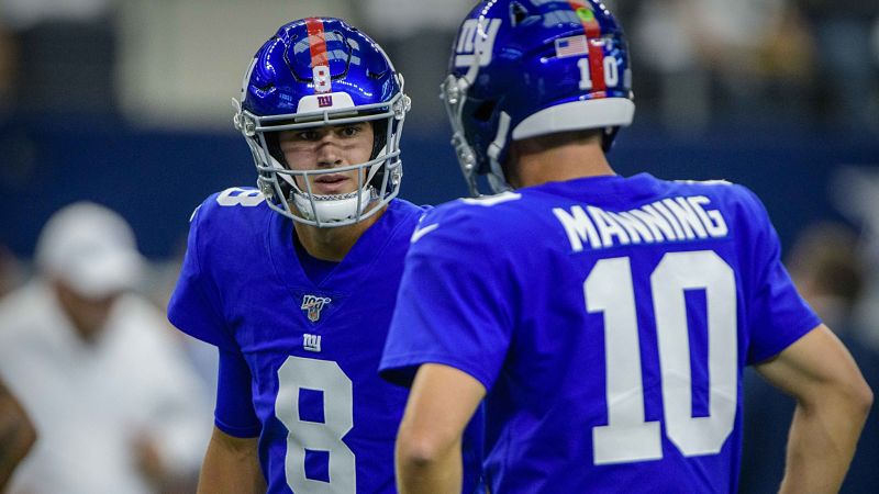 New York Giants quarterbacks Daniel Jones and Eli Manning