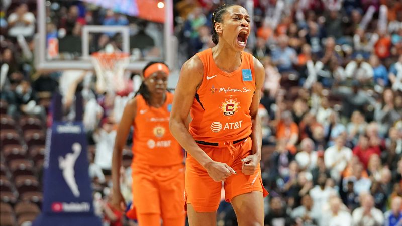 Connecticut Sun guard Jasmine Thomas