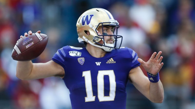 Washington quarterback Jacob Eason