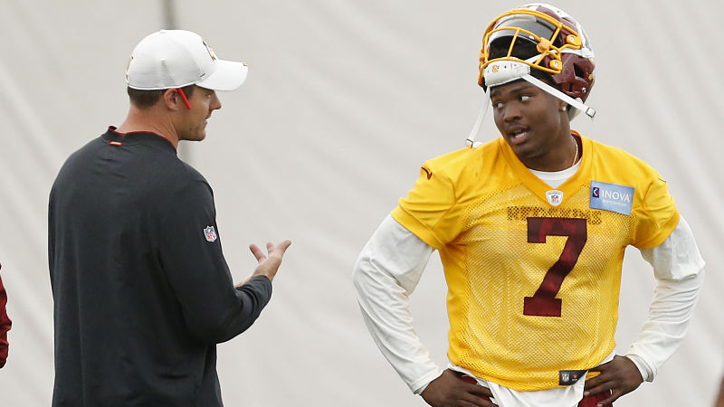 Washington Redskins offensive coordinator Kevin O'Connell and quarterback Dwayne Haskins