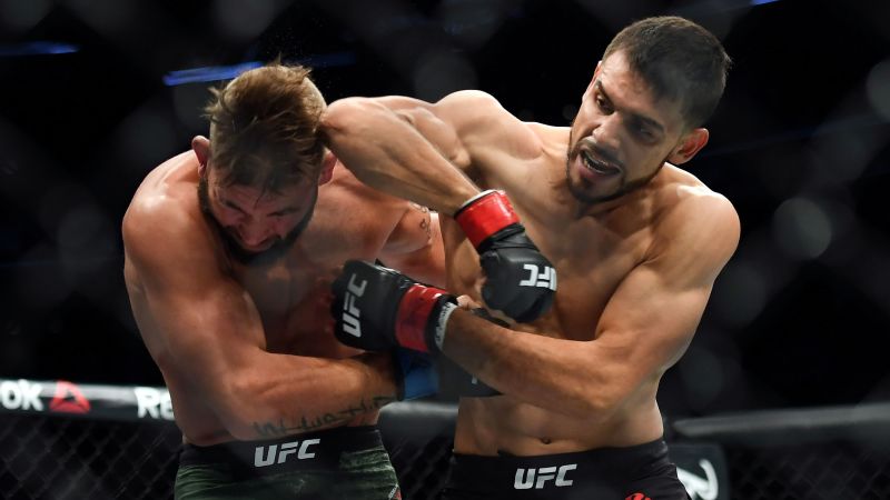 Yair Rodriguez and Jeremy Stephens
