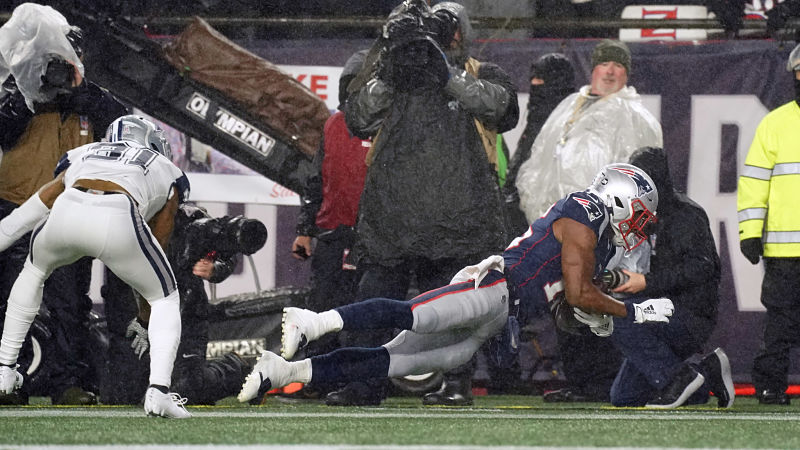 Dallas Cowboys cornerback Byron Jones and New England Patriots wide receiver N'Keal Harry