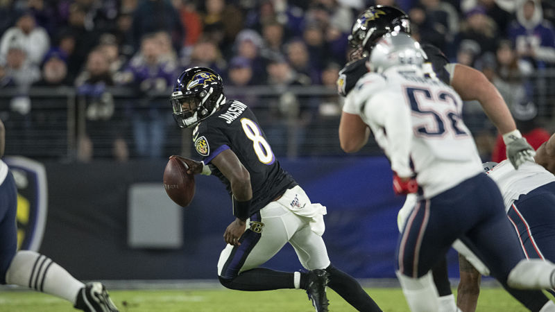 Baltimore Ravens quarterback Lamar Jackson and New England Patriots linebacker Elandon Roberts