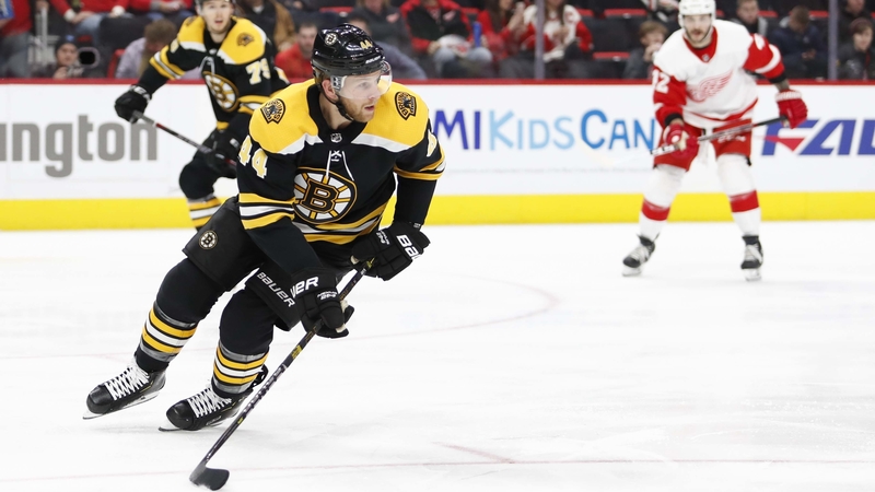 Bruins defenseman Steven Kampfer