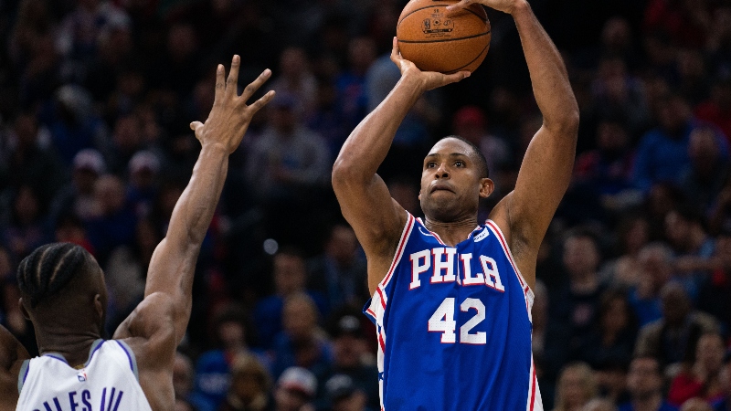 Oklahoma City Thunder center Al Horford (42) and Sacramento Kings forward Harry Giles III