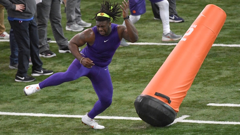 Patriots DL Albert Huggins
