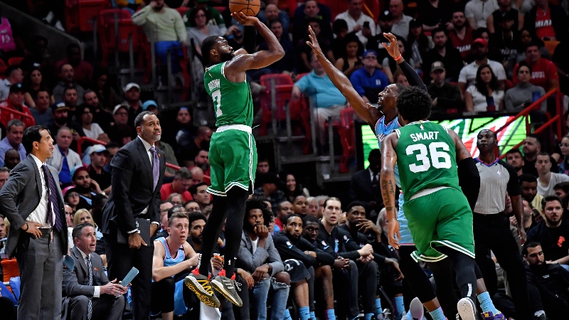 Boston Celtics guard Jaylen Brown (7)