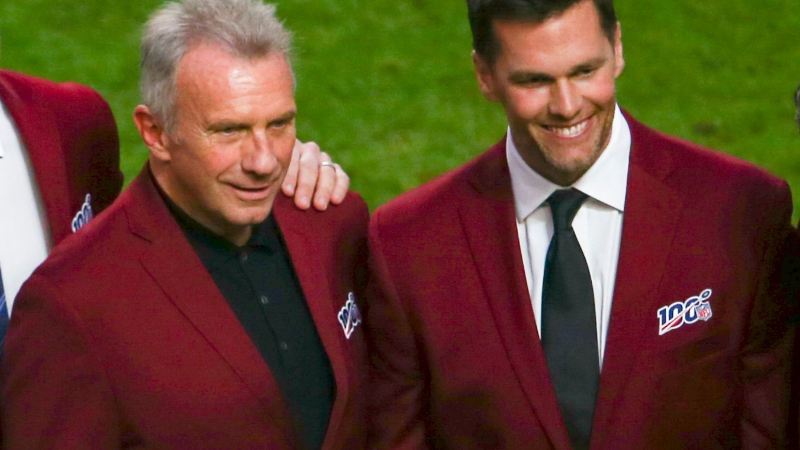 NFL legend Joe Montana (left) and New England Patriots quarterback Tom Brady