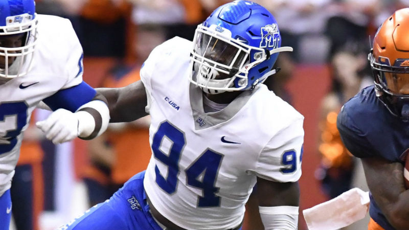 Middle Tennessee Blue Raiders defensive end Tyshun Render