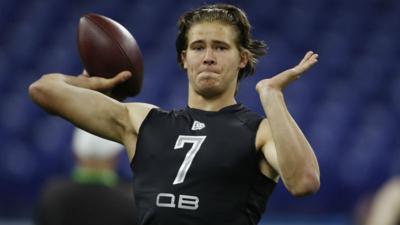 Oregon Ducks quarterback Justin Herbert