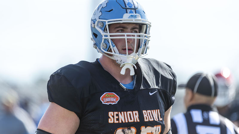 UNC offensive tackle Charlie Heck