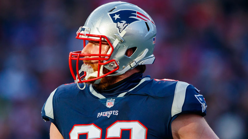 New England Patriots left guard Joe Thuney