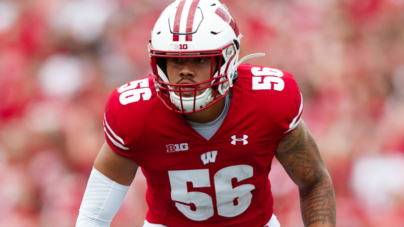 Wisconsin Badgers linebacker Zack Baun