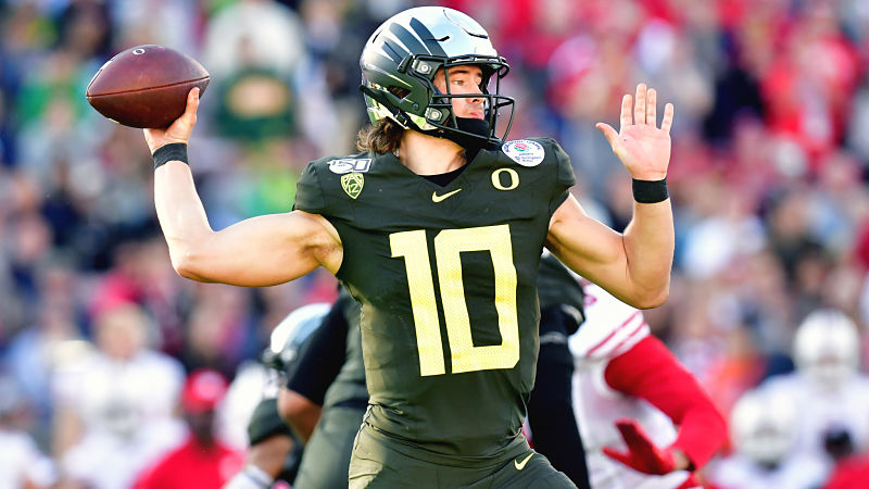 Oregon quarterback Justin Herbert