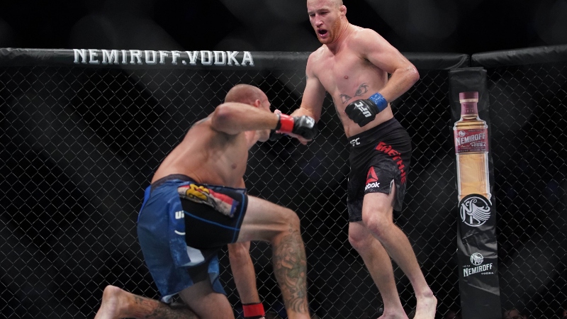 UFC fighters Justin Gaethje (right) and Donald Cerrone (left)