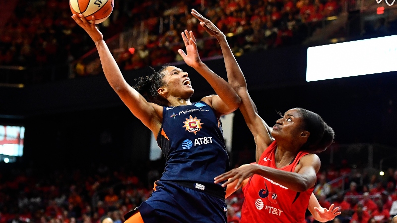 Connecticut Sun forward Alyssa Thomas