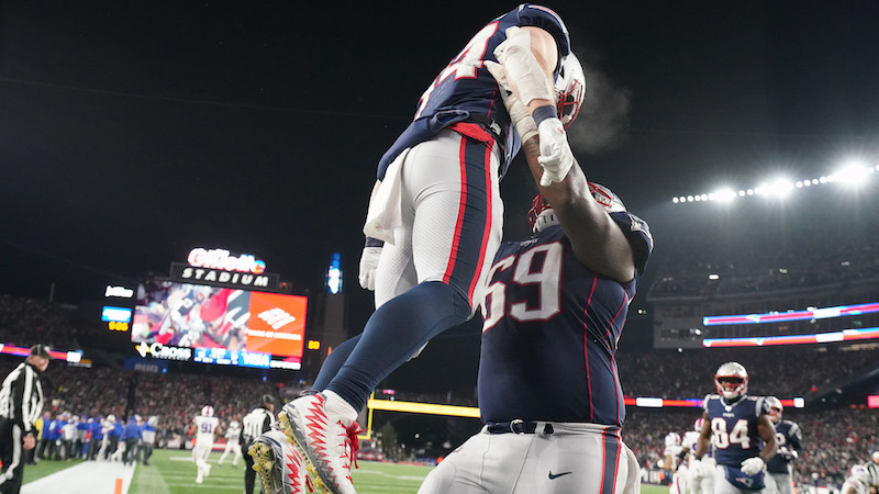 Patriots running back Rex Burkhead, right guard Shaq Mason