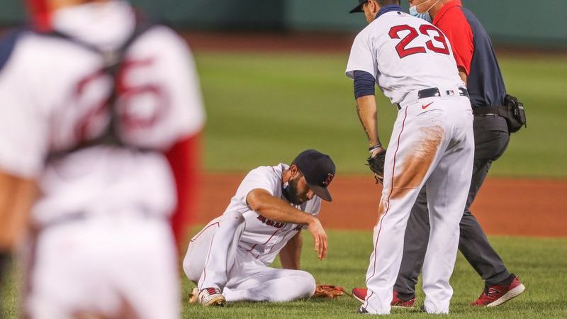 Red Sox shortstop Jose Peraza