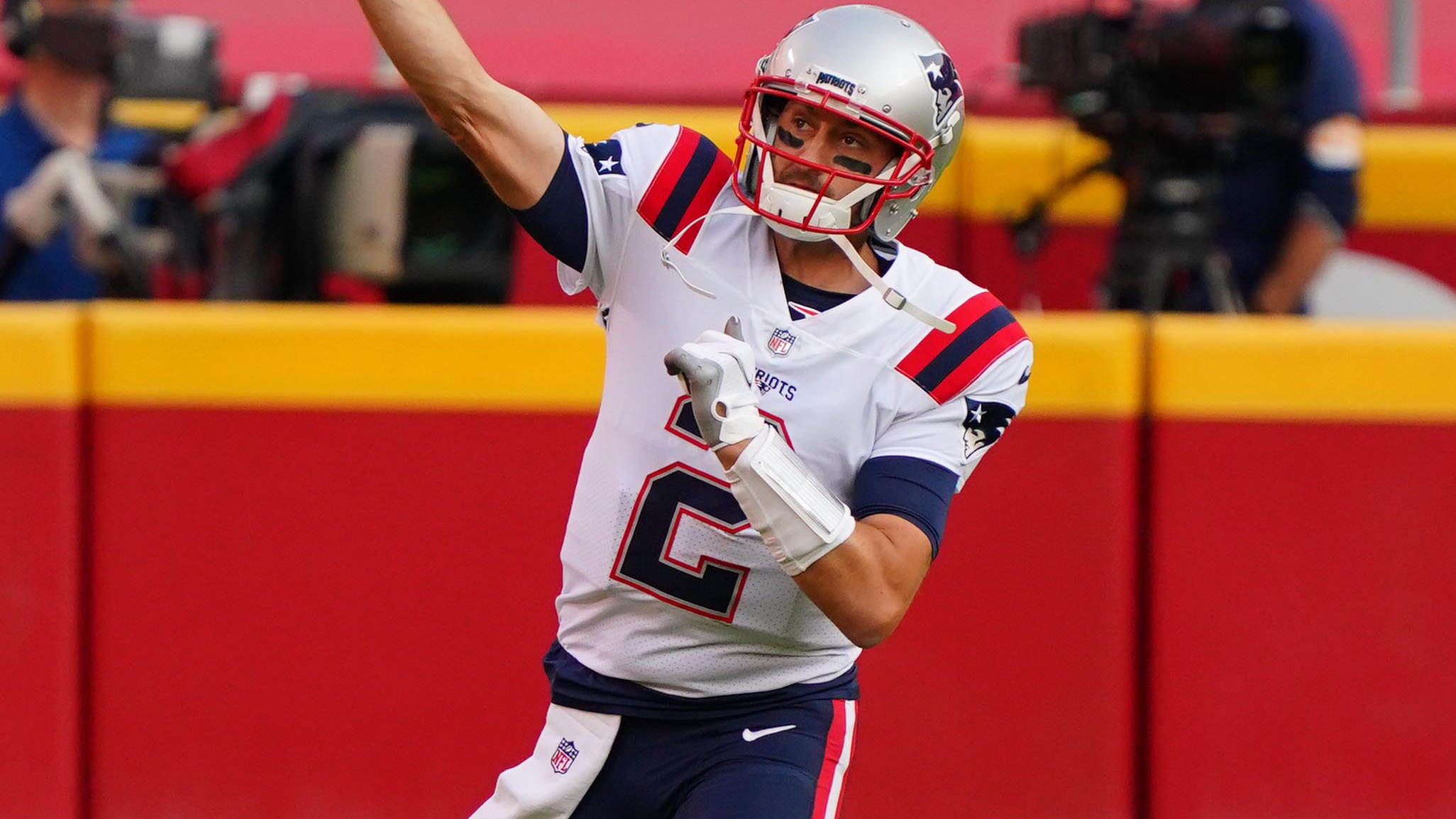 New England Patriots quarterback Brian Hoyer