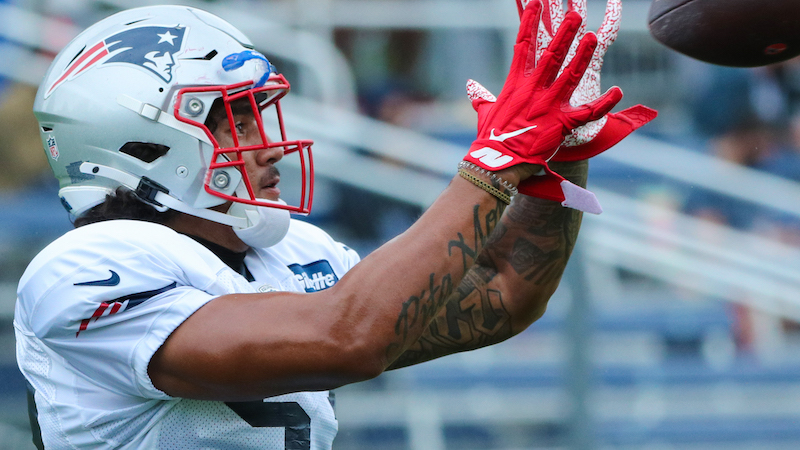 Patriots tight end Devin Asiasi