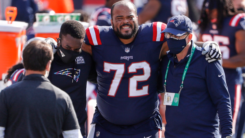 New England Patriots guard Jermaine Eluemunor