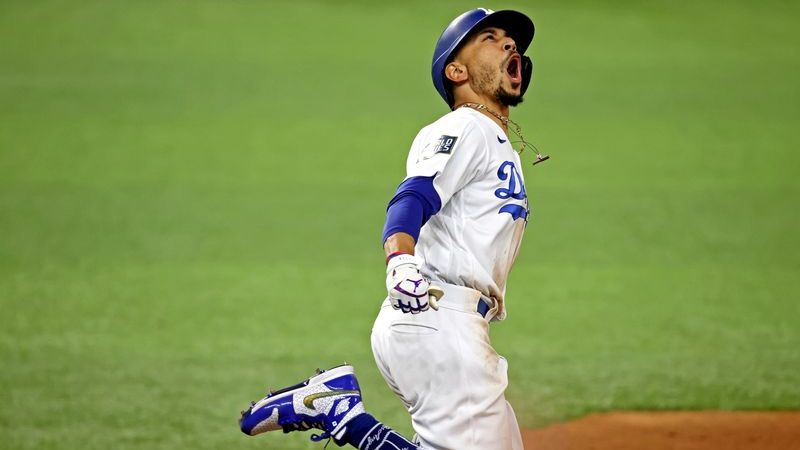 Los Angeles Dodgers right fielder Mookie Betts