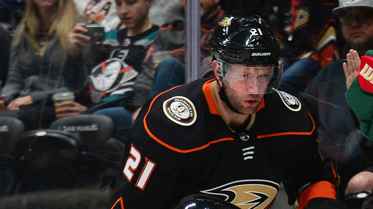 Anaheim Ducks forward David Backes