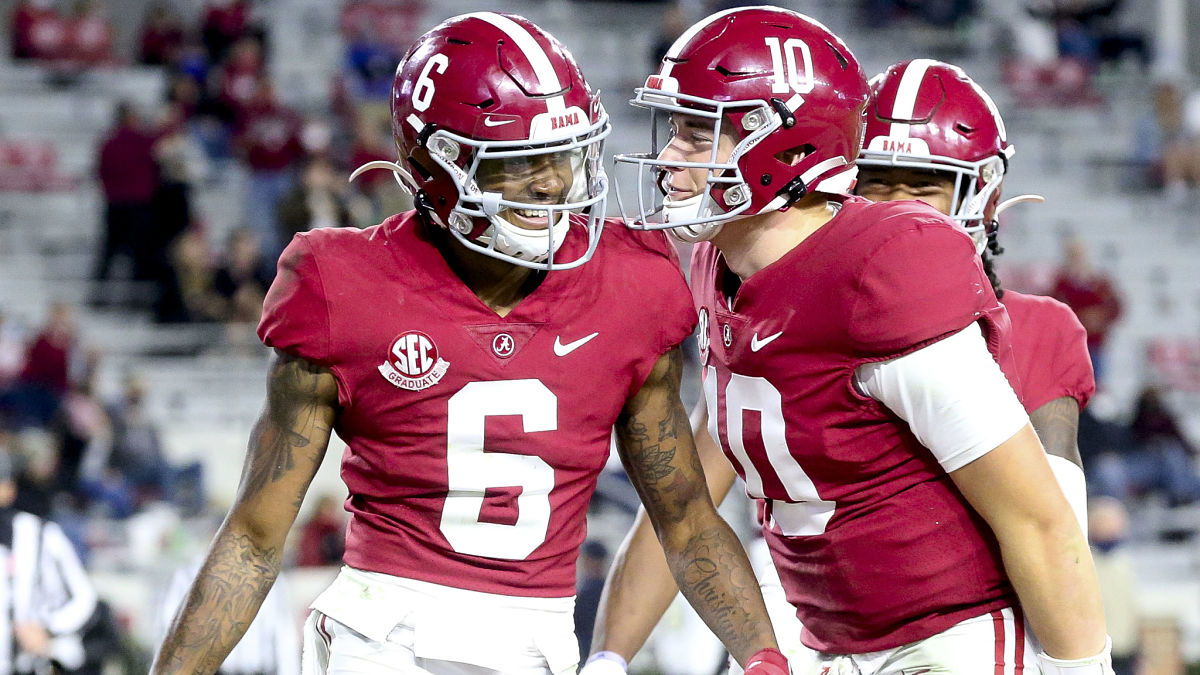 Alabama Crimson Tide players DeVonta Smith, Mac Jones