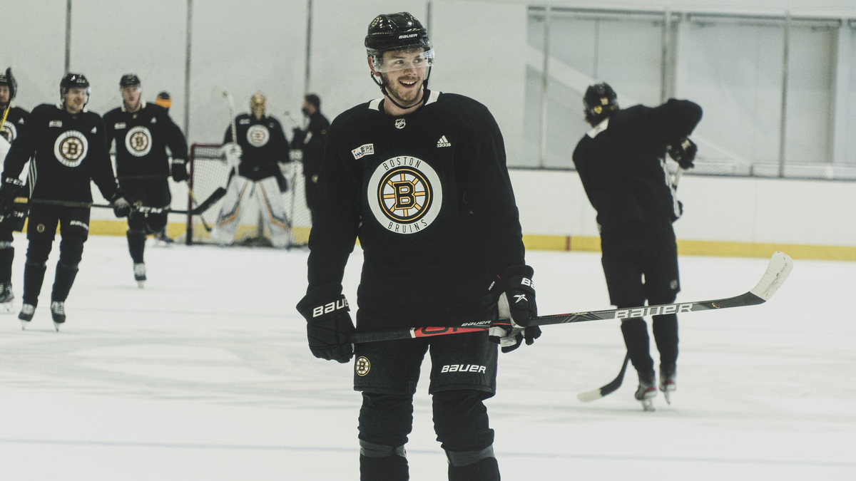 Boston Bruins defenseman Jeremy Lauzon