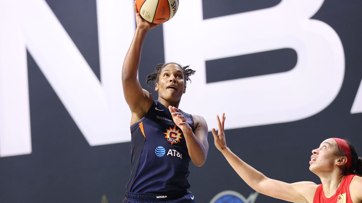 Connecticut Sun forward Alyssa Thomas