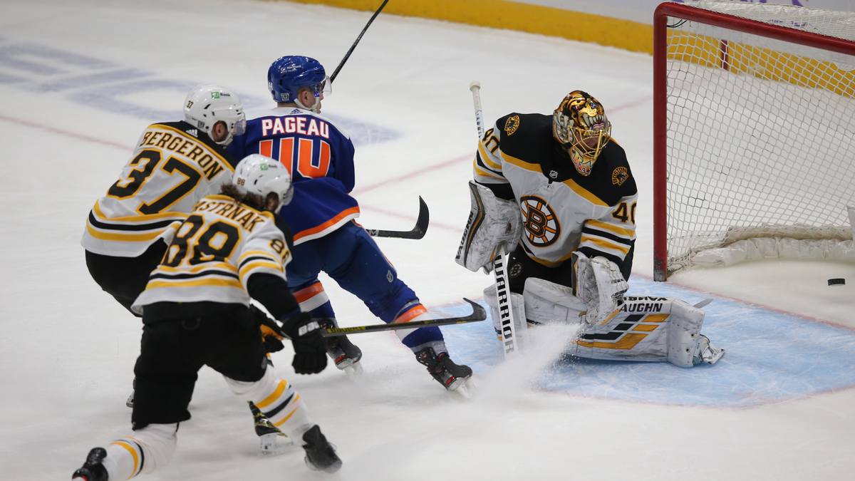 Boston Bruins goalie Tuukka Rask